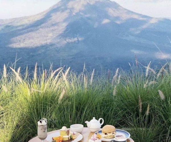 Lunch with Mount Batur View
